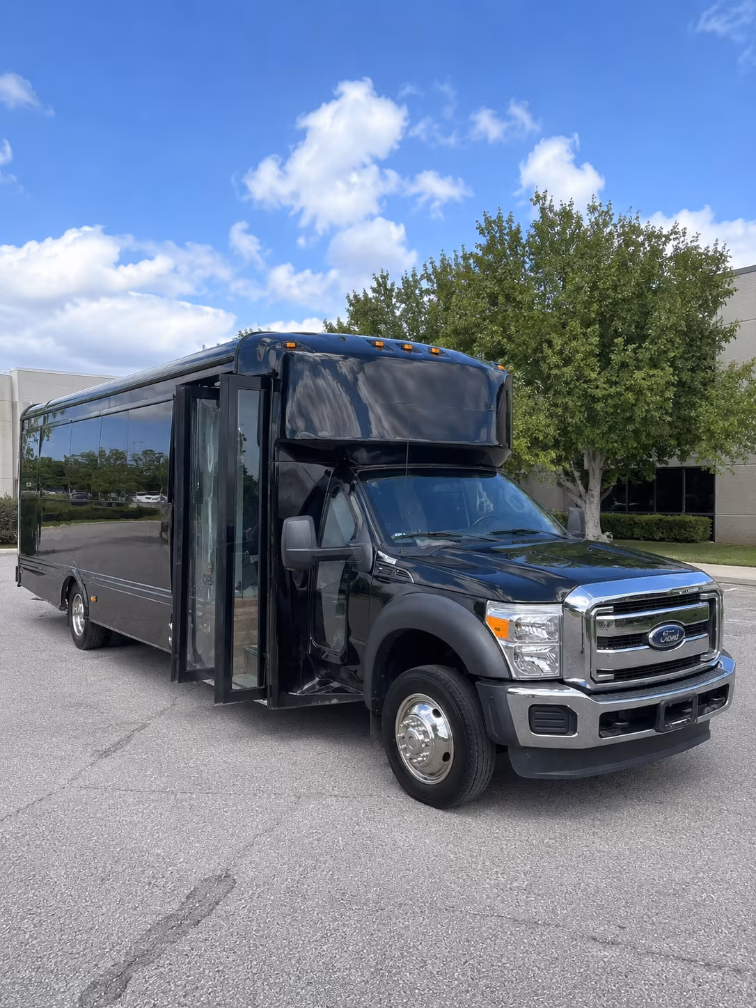 18 Passenger Party Bus Exterior