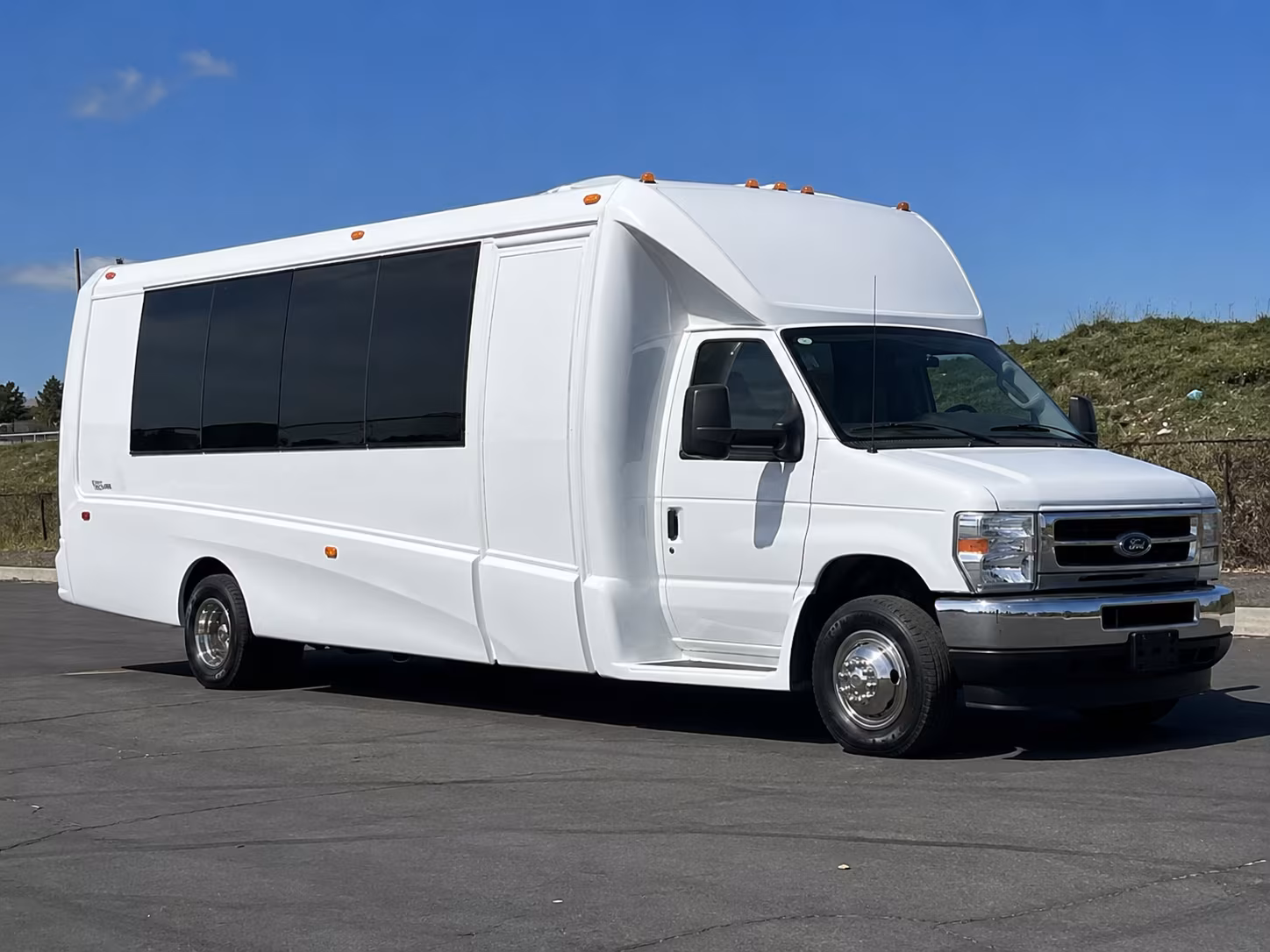 Fremont Winery Tour & Pub Crawl Transportation party bus exterior