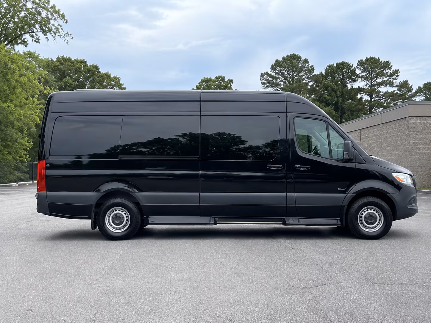 Dispatcher planning a Fremont party bus route and quote